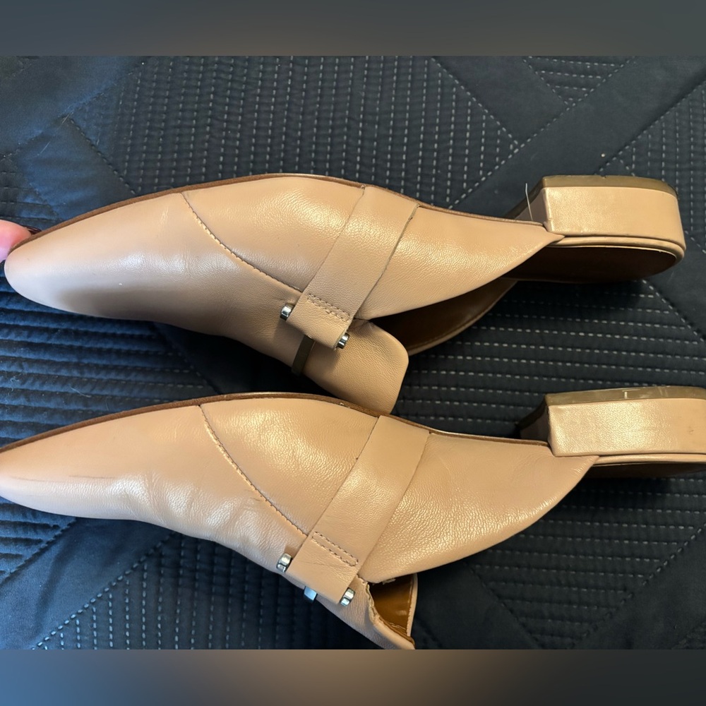 🙌Buy 2 items $10 Sale-Romina slip on mules silver accent- - Picture 5 of 8